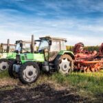 Jakie maszyny rolnicze są idealne dla małych i średnich gospodarstw?